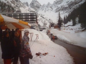 1995 lunchen op Axamer-Lizum - op achtergrond hotel Olympia (toen nog dicht)